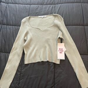 Celebrity Pink Ribbed V-Neck Top in Light Green